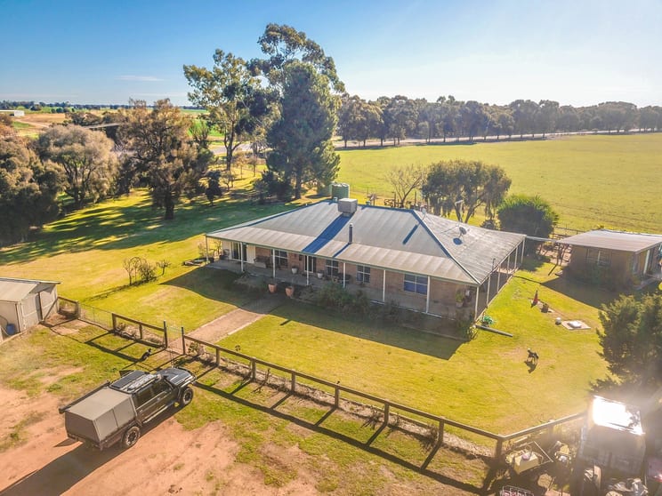 Click to view all images 178 Nesbits Road Deniliquin NSW 2710 - Image 2