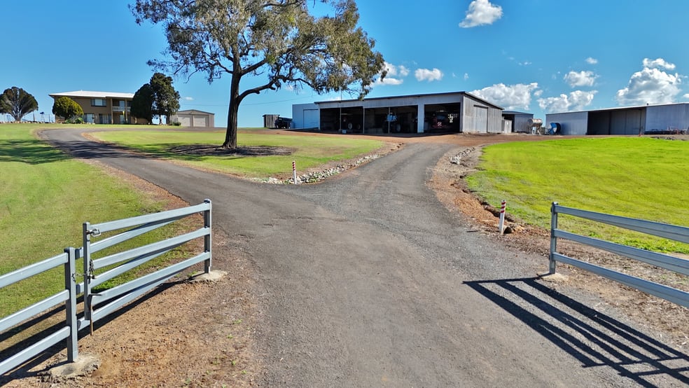 Click to view all images 1599 Brightview Rd Rifle Range QLD 4311 - Image 3
