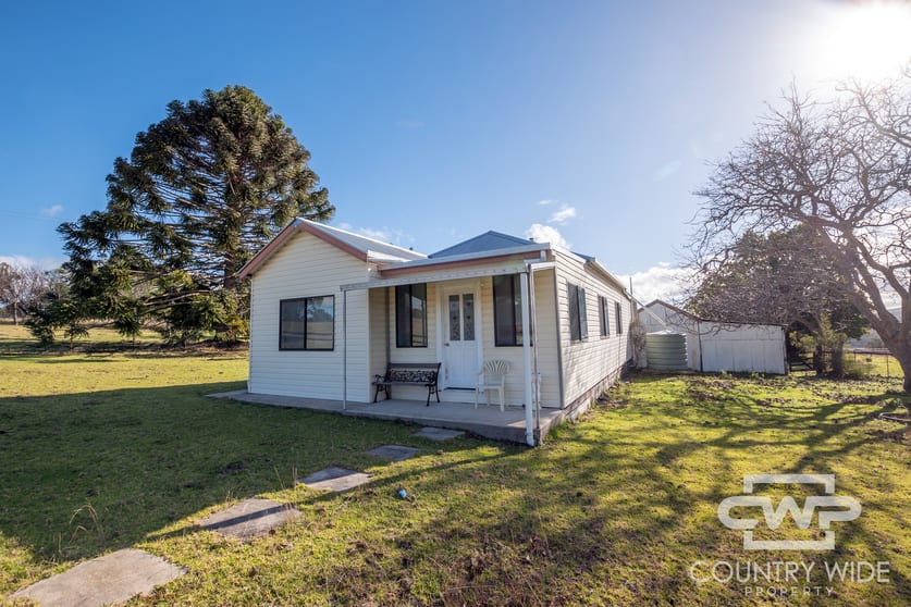 Click to view all images 13 Bluff River Road Tenterfield NSW 2372 - Image 2