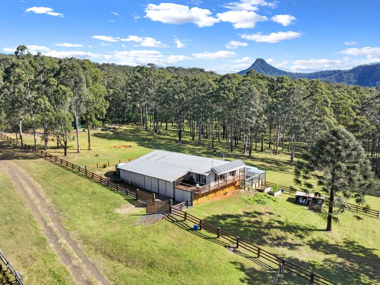 Click to view all images 197 Hardcastle Road Carneys Creek QLD 4310 - Image 1