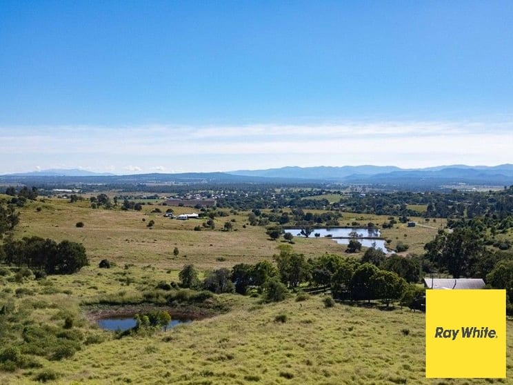 Click to view all images 166 Lowood Hills Rd Lowood QLD 4311 - Image 3
