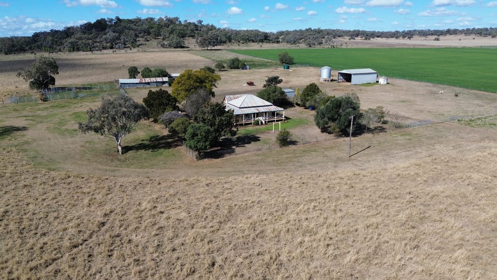 Click to view all images 1071 Oakey Pittsworth Road Aubigny QLD 4401 - Image 2