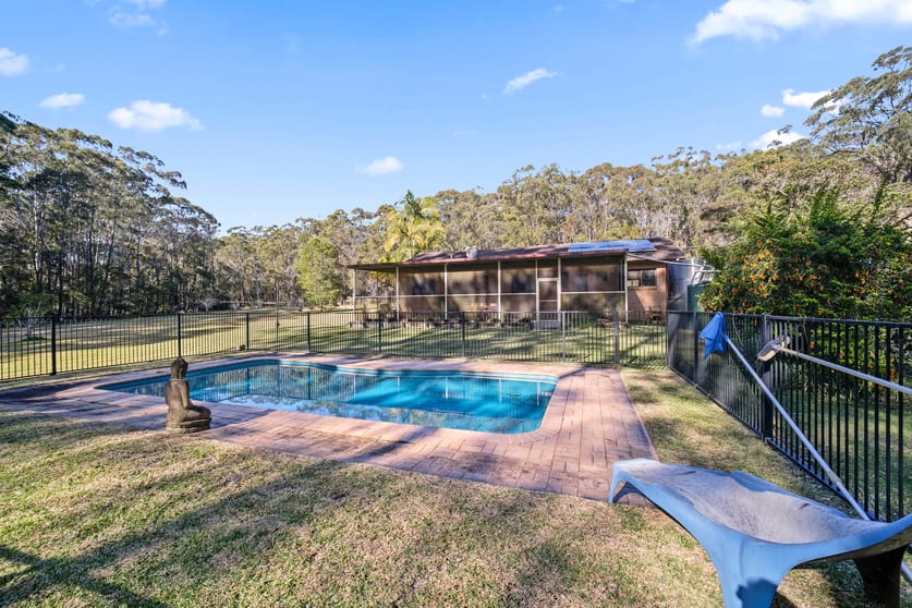 Click to view all images 42 Ulamambri Place Coomba Bay NSW 2428 - Image 2