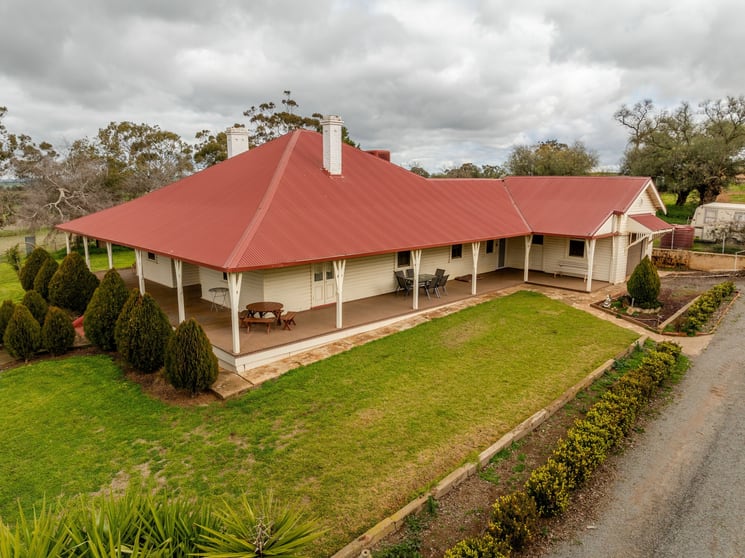 Click to view all images 79 Goldfields Way Old Junee Via Wagga Wagga NSW 2650 - Image 3