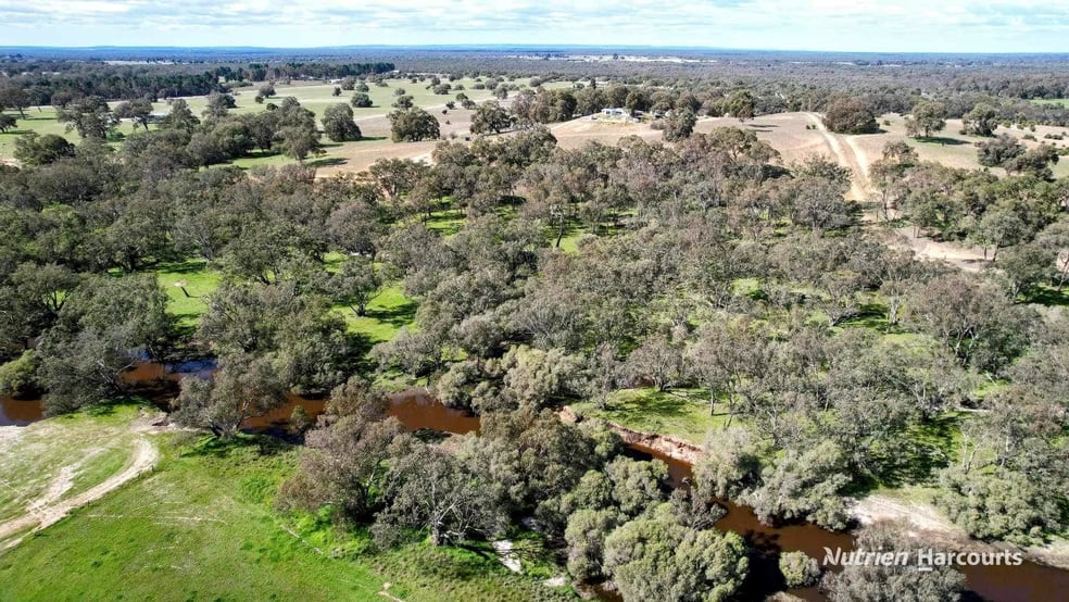 Click to view all images 174 Nabaroo Road Cowalla WA 6503 - Image 3