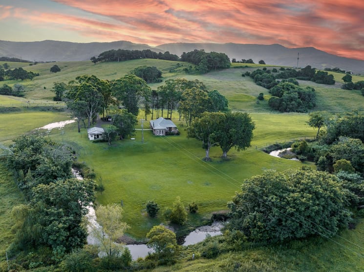 Click to view all images 104 Wyalla Road Jamberoo NSW 2533 - Image 2