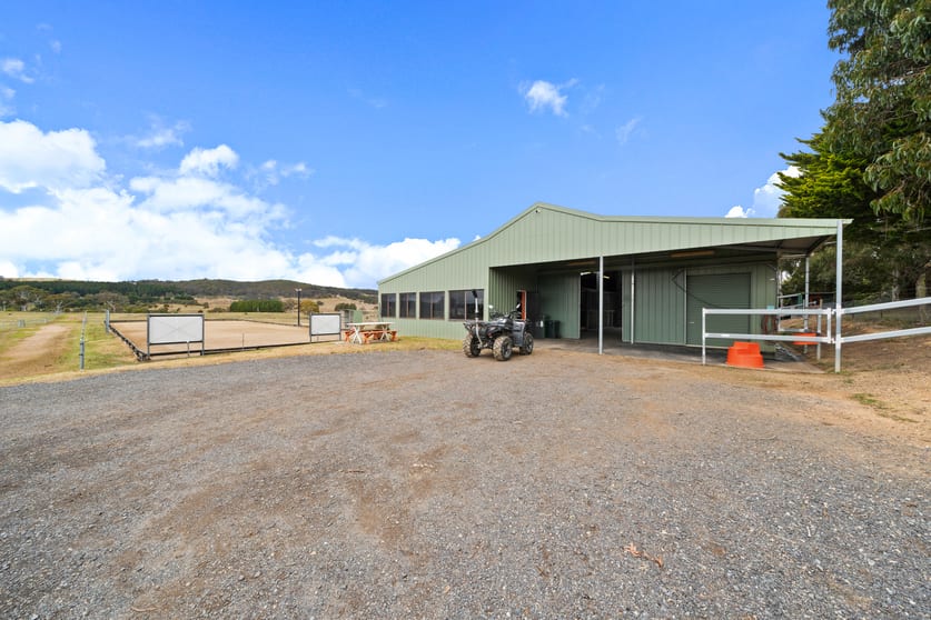73 Clare Lane Bungendore NSW 2621 - Image 2