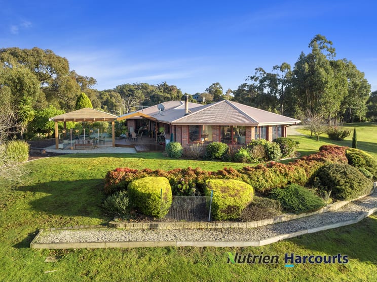Click to view all images 100 Foxhaven Court Yea VIC 3717 - Image 2