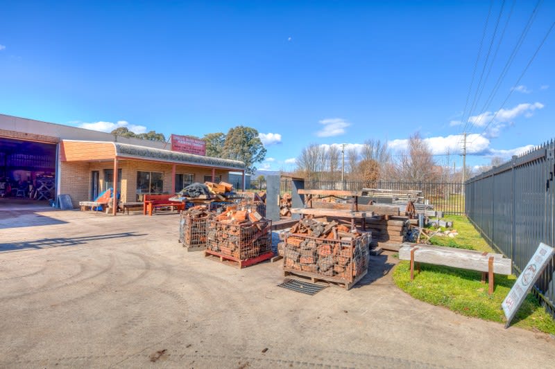Click to view all images 45d Station Street Porepunkah VIC 3740 - Image 3