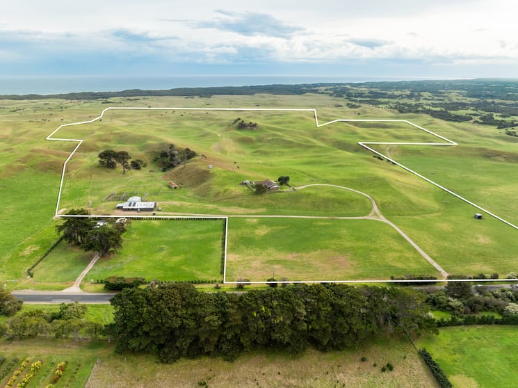 Click to view all images 936 Boneo Road Cape Schanck VIC 3939 - Image 3