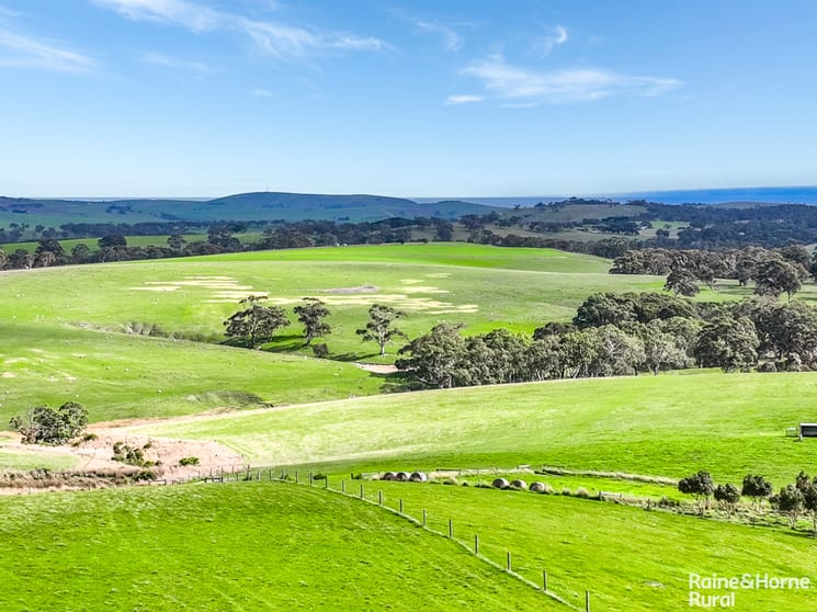 Click to view all images 91 Coomooloo Road Inman Valley SA 5211 - Image 1