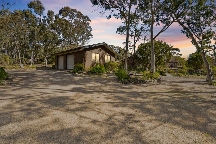 Click to view all images 208 Poppet Road Wamboin NSW 2620 - Image 2