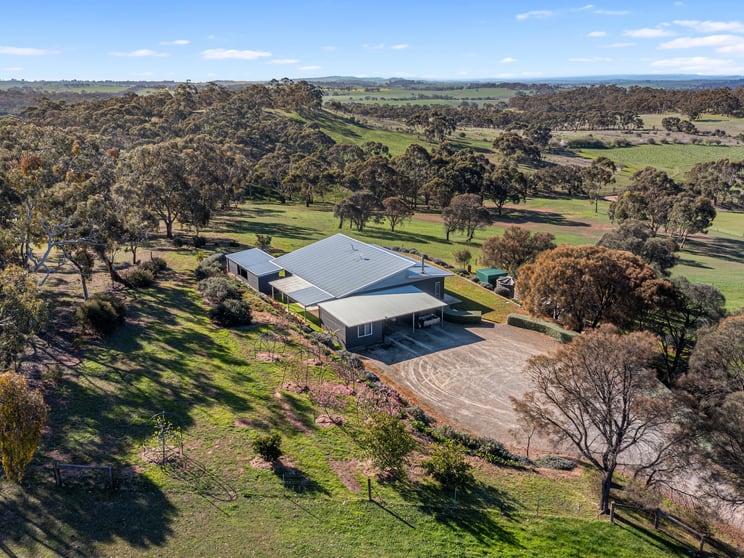 Click to view all images 94 Emu Rock Road Armagh SA 5453 - Image 2