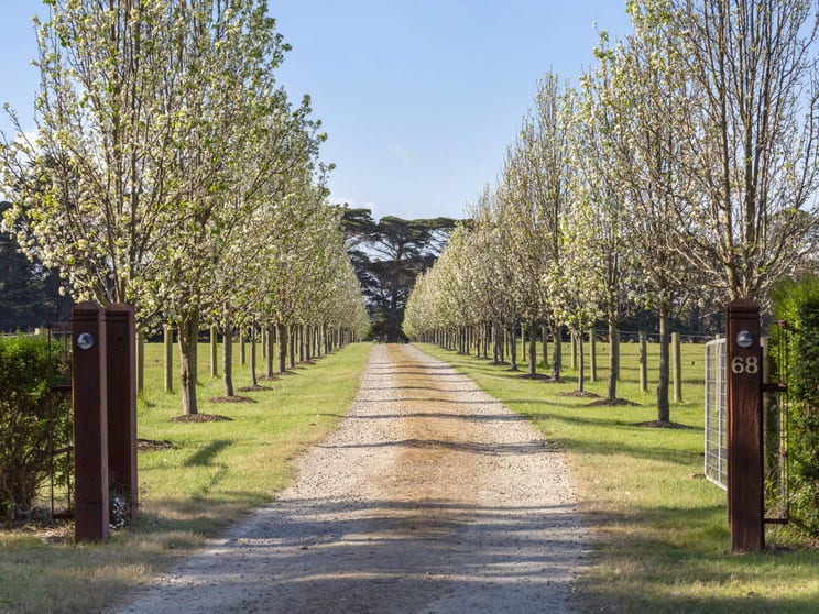 Click to view all images 68 Sandy Point Road Somers VIC 3927 - Image 1
