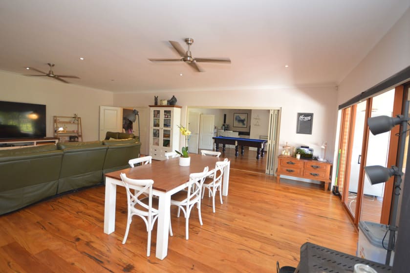 Click to view all images 251 Serpentine Road Baldivis WA 6171 - Image 3