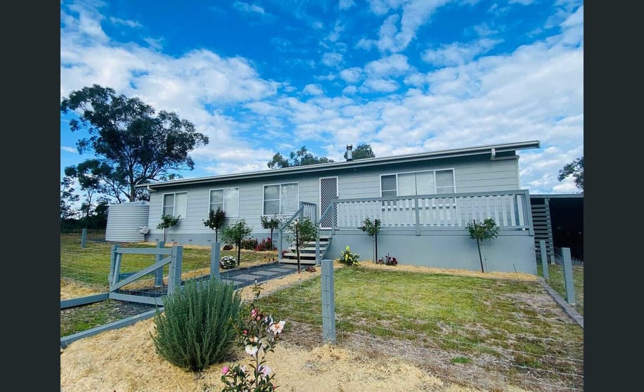 Click to view all images 38 Ironbark Dr Warialda NSW 2402 - Image 2