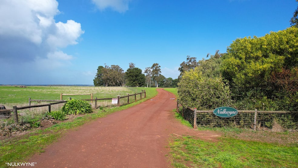 Click to view all images 3960 Dartmoor-Hamilton Road Grassdale VIC 3302 - Image 1
