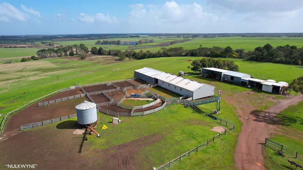 Click to view all images 3960 Dartmoor-Hamilton Road Grassdale VIC 3302 - Image 2