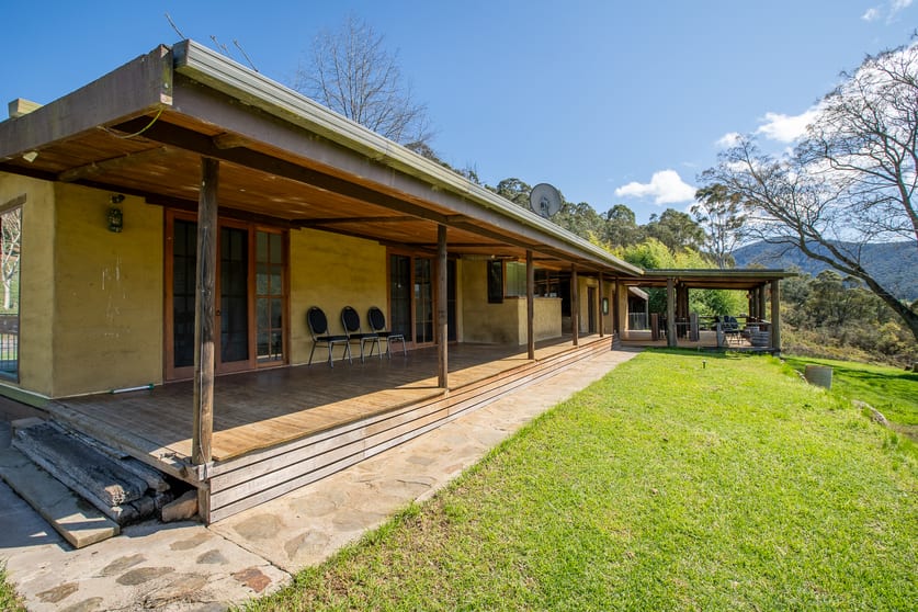 Click to view all images 3256 OMEO HIGHWAY Tallandoon VIC 3701 - Image 3