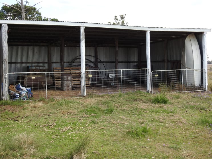 Click to view all images 1216 Broadwater Rd Ducklo QLD 4405 - Image 3