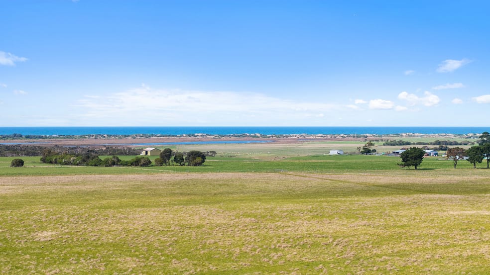 Click to view all images 1/144 McNeilly Road Seaspray VIC 3851 - Image 3
