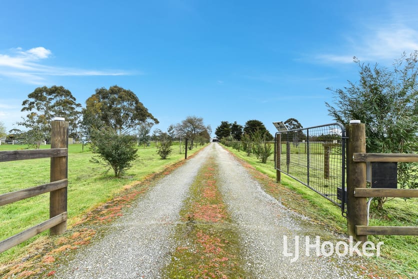 Click to view all images 85 School Road Bayles VIC 3981 - Image 2