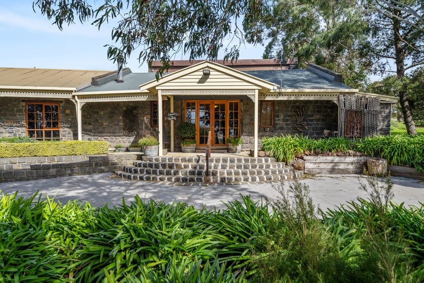 Click to view all images 33 Cadana Road Gisborne South VIC 3437 - Image 3