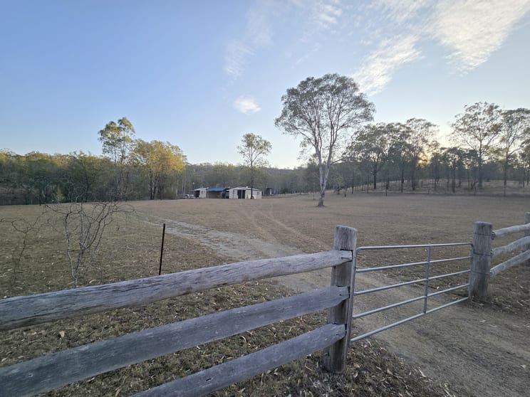 Click to view all images 29 Barn Road Emu Creek QLD 4355 - Image 1