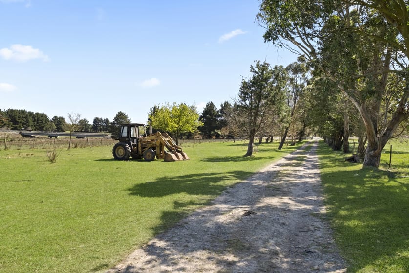 Click to view all images 1571 Laggan-Taralga Road Laggan NSW 2583 - Image 2
