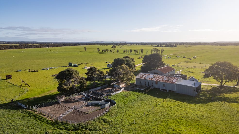 Click to view all images 130 Hog Bay Road Cygnet River SA 5223 - Image 3