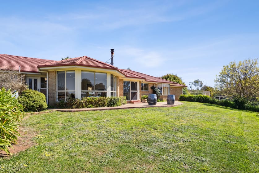 Click to view all images 2832 Crookwell Rd Goulburn NSW 2580 - Image 2