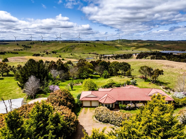 Click to view all images 2832 Crookwell Rd Goulburn NSW 2580 - Image 1
