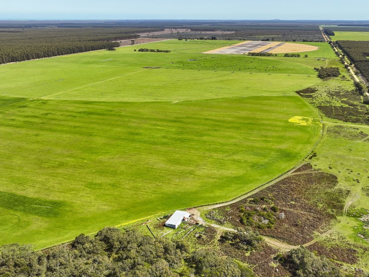 Click to view all images 364 Wilsons Road Mumbannar VIC 3304 - Image 2