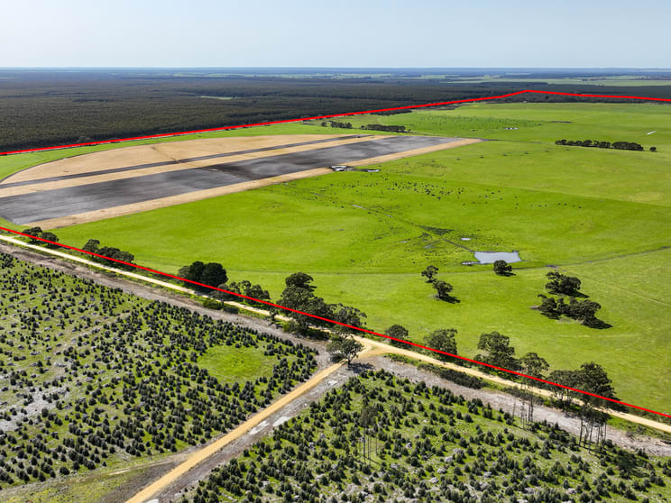 Click to view all images 364 Wilsons Road Mumbannar VIC 3304 - Image 3