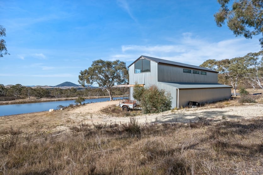 Click to view all images 277 Farringdon Road Braidwood NSW 2622 - Image 2