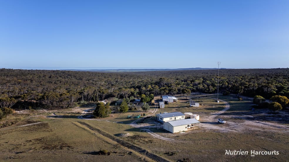 Click to view all images 987 Carlingup Road Ravensthorpe WA 6346 - Image 2