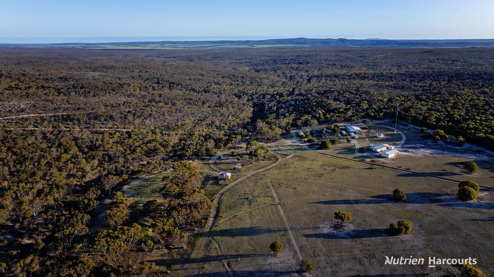 Click to view all images 987 Carlingup Road Ravensthorpe WA 6346 - Image 3