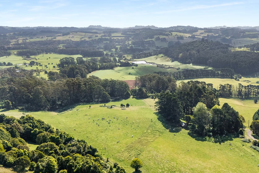 Click to view all images 2 Maugers Road Robertson NSW 2577 - Image 2