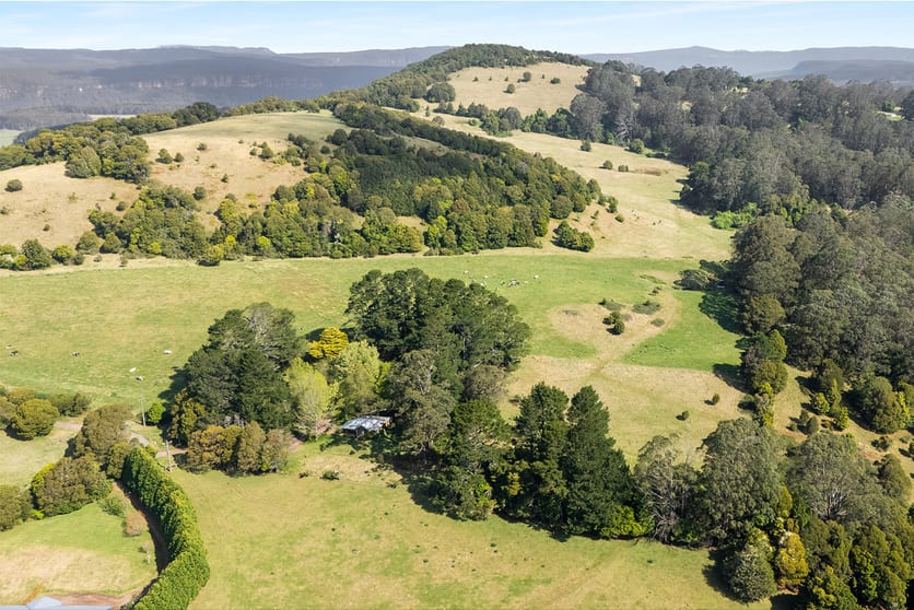 Click to view all images 2 Maugers Road Robertson NSW 2577 - Image 3