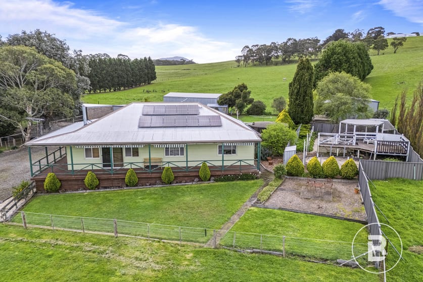 Click to view all images 353 Buninyong-Mount Mercer Road Durham Lead VIC 3352 - Image 2