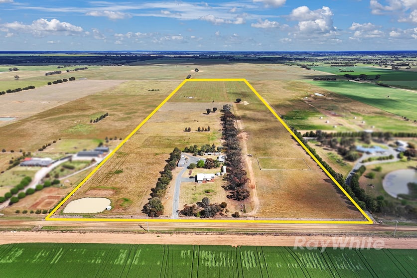 Click to view all images 727 Echuca West School Road Echuca West VIC 3564 - Image 2