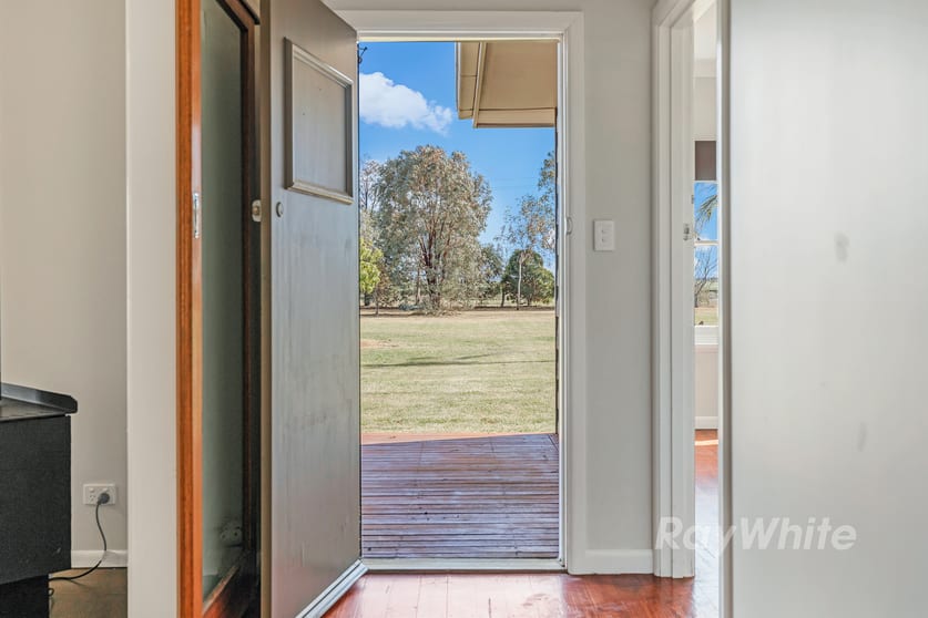 Click to view all images 727 Echuca West School Road Echuca West VIC 3564 - Image 3