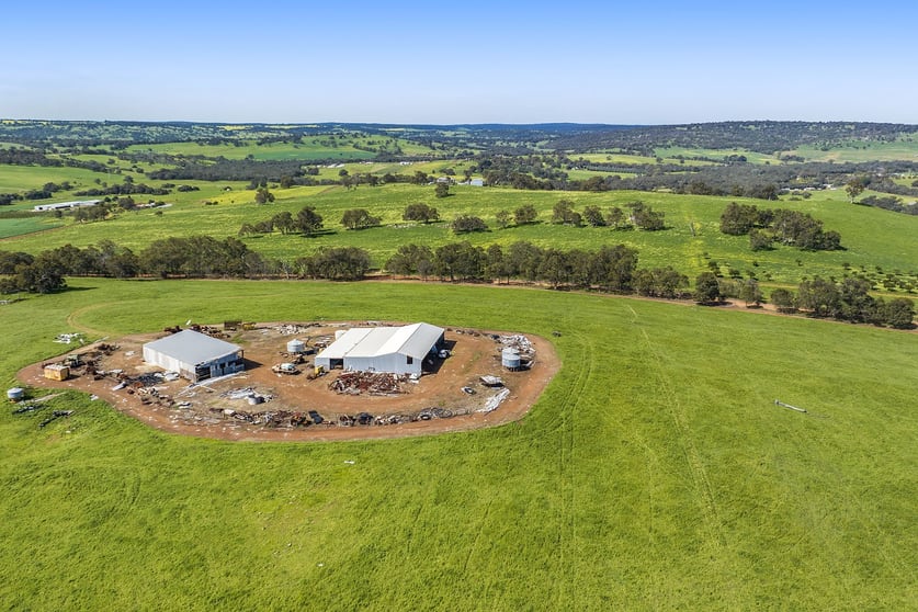 Click to view all images 173 Barn Road Mooliabeenee WA 6504 - Image 1