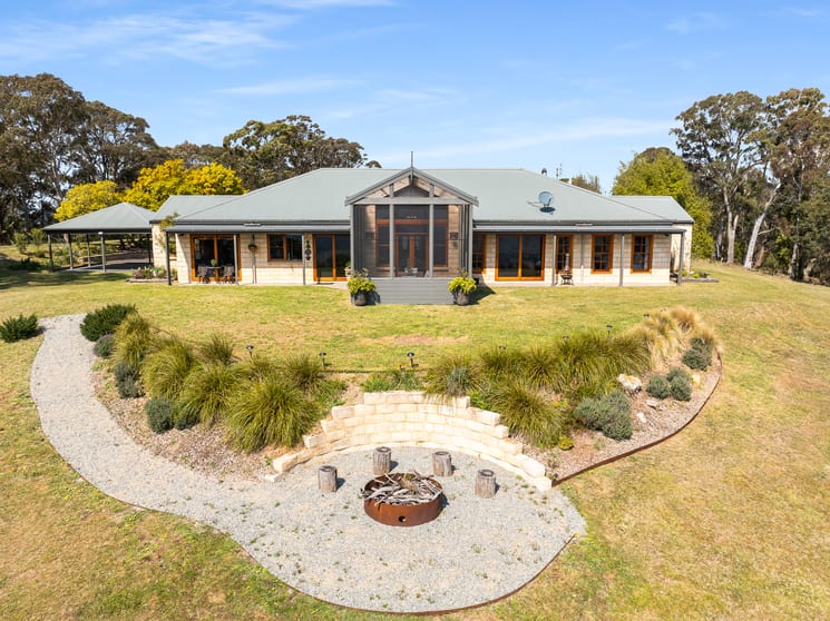 Click to view all images 1022 Duckmaloi Road Oberon NSW 2787 - Image 2