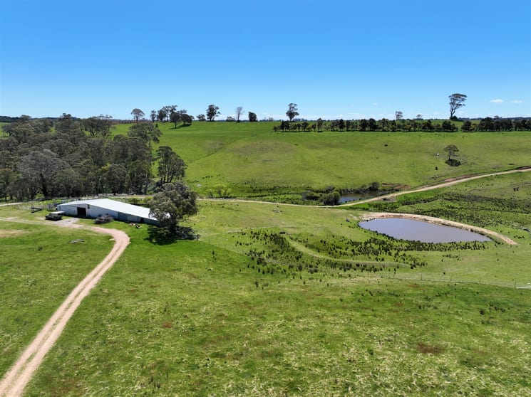 Click to view all images 3264 Middle Arm Road Roslyn Crookwell NSW 2583 - Image 2