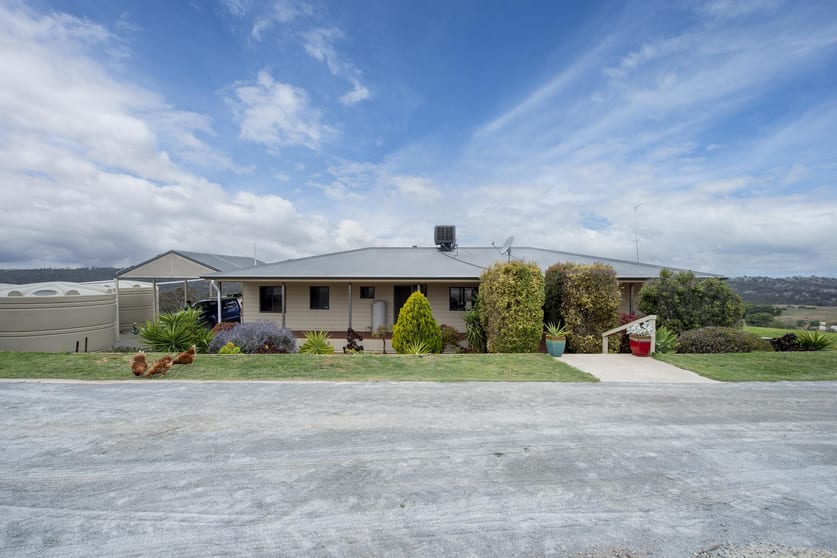 Click to view all images 78 Wehrmann Road Bundaleer Gardens SA 5491 - Image 2
