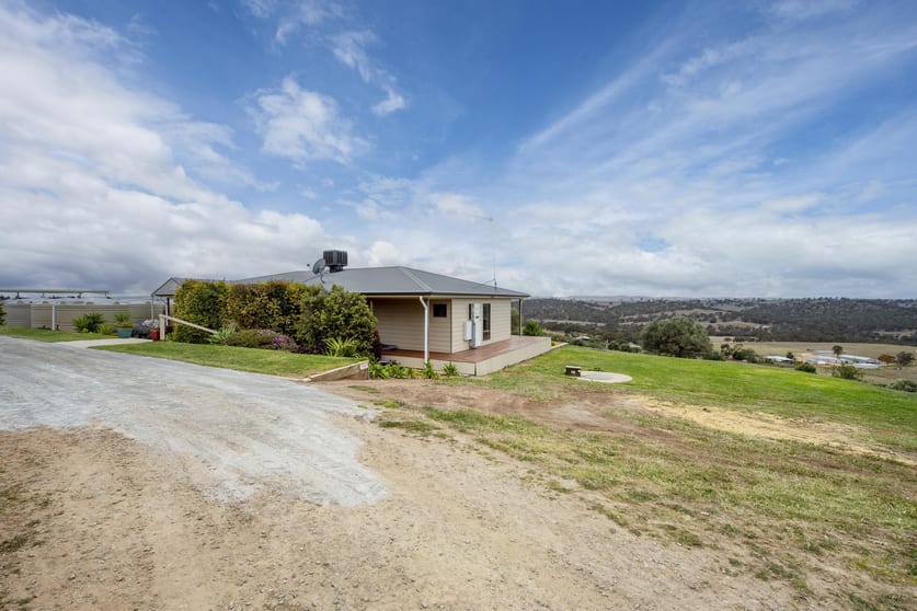 Click to view all images 78 Wehrmann Road Bundaleer Gardens SA 5491 - Image 3