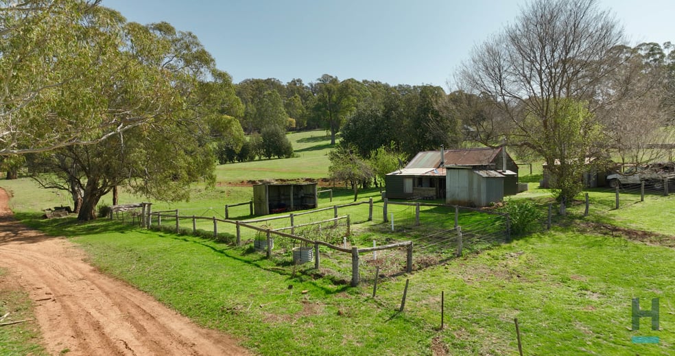 Click to view all images 13 Snowys Track Benambra VIC 3900 - Image 3