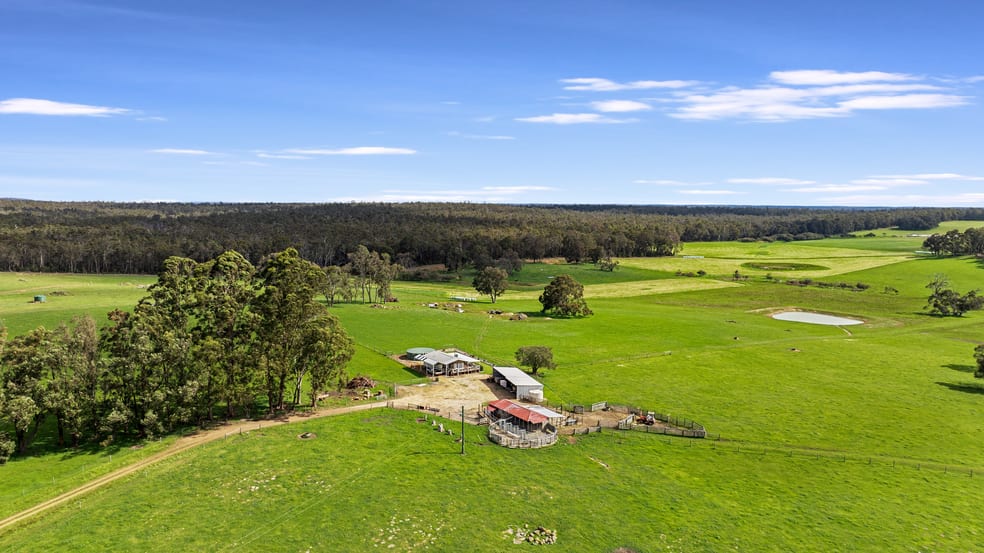 Click to view all images 70 Roberts Road (Carlotta) Nannup WA 6275 - Image 1