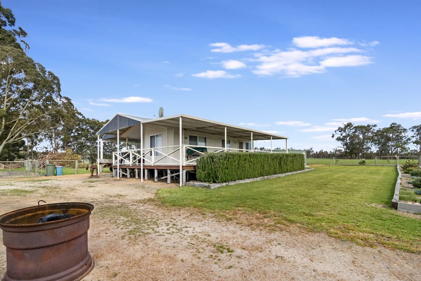 Click to view all images 70 Roberts Road (Carlotta) Nannup WA 6275 - Image 2